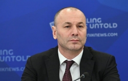 Руководитель Рособрнадзора Анзор Музаев в интервью «Российской газете» назвал возможную альтернативу ЕГЭ